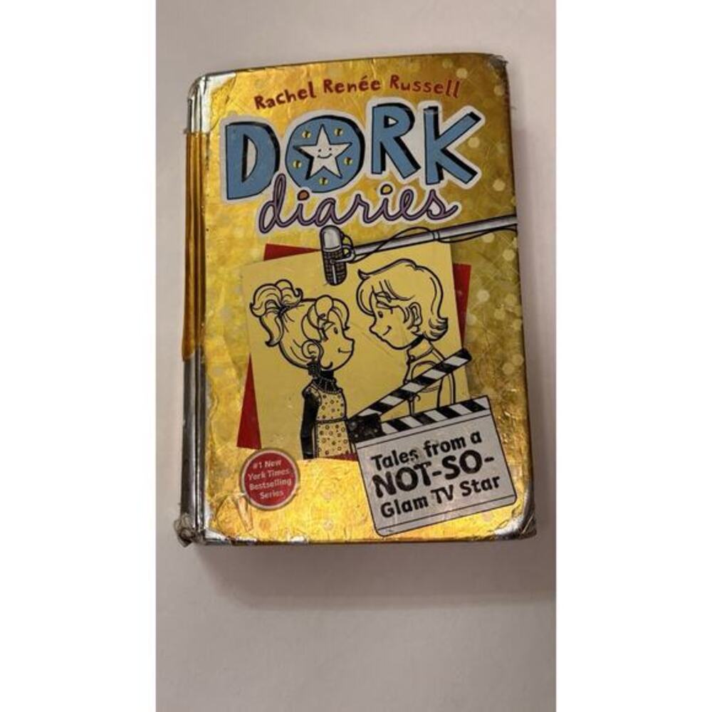 Dork Diaries 7: Tales from a Not-So-Glam TV Star (7)